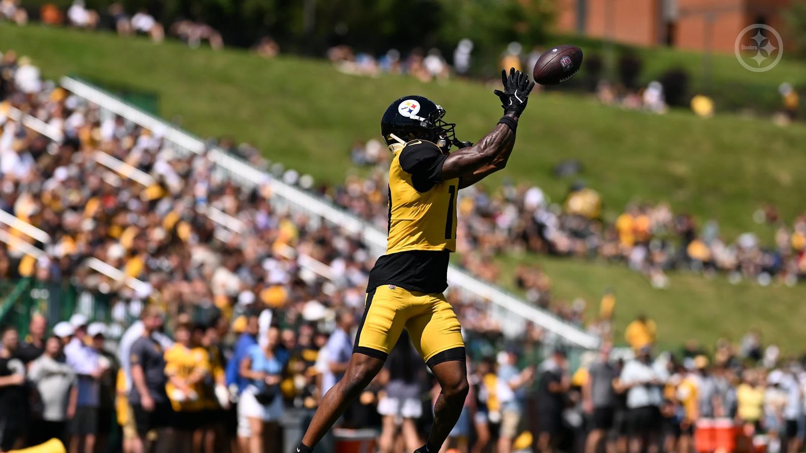 Steelers Have "Sleeper" Pick To Crack 53-Man Roster After Outstanding Training Camp Start (Steelers News). Photo by Jordan Perez / Pittsburgh Steelers