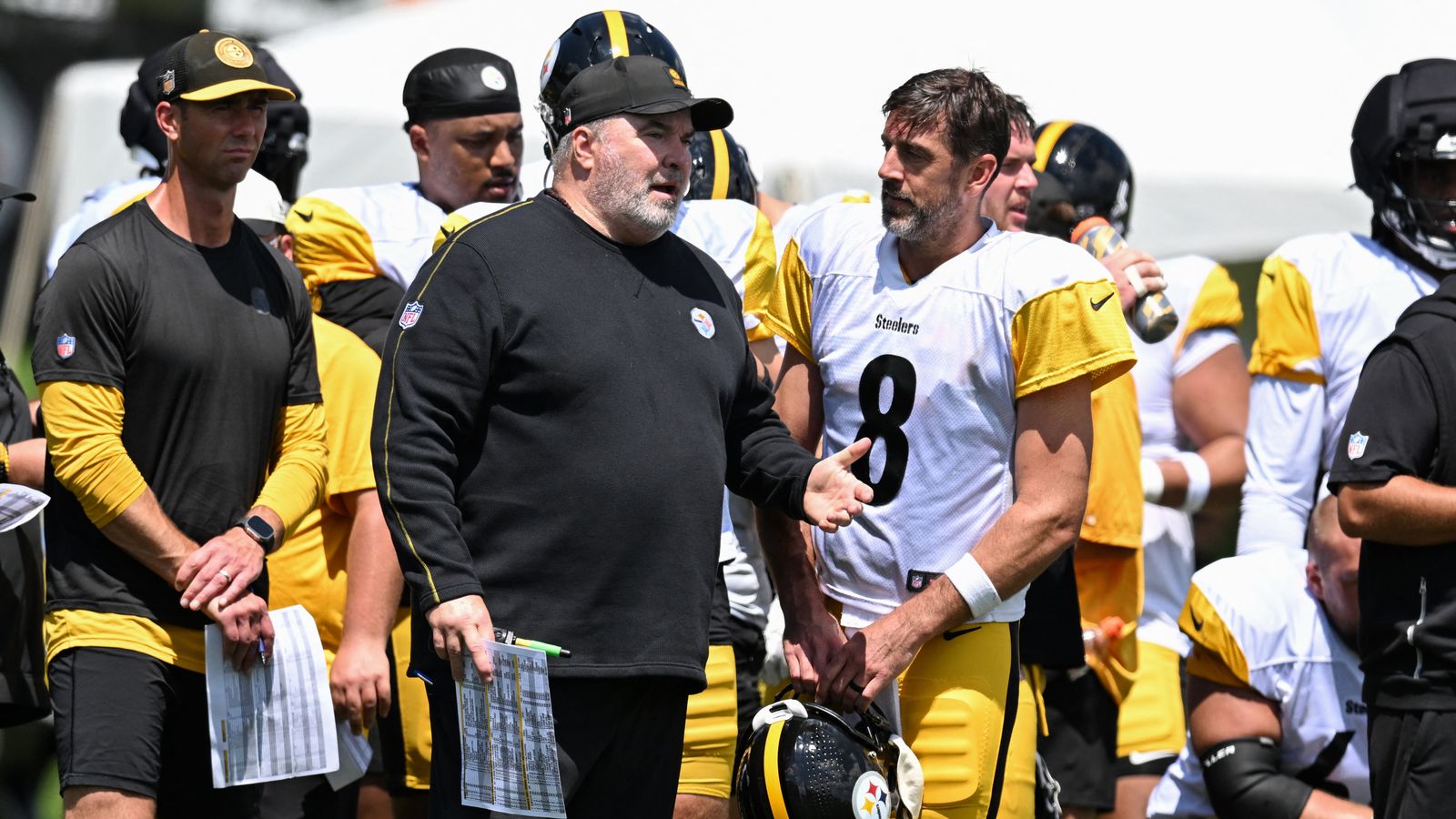 Steelers' Mike McCarthy Is Completely Unable To Give Young Players Same "Quarterback School" As He Did With Aaron Rodgers (Steelers News). Photo by Barry Reeger / Imagn Images