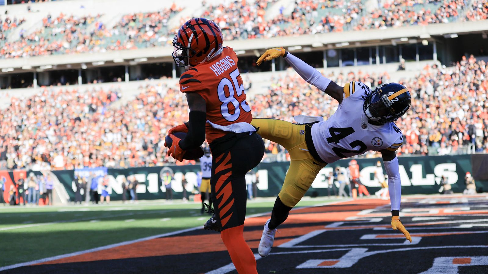 Steelers Receive New Odds On Signing Tee Higgins In 2025 "Everyone