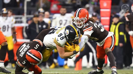 Former Steelers Offensive Lineman Fumes After Pittsburgh's Final Plays In Cleveland. Photo by Jared Wickerham / Pittsburgh Steelers