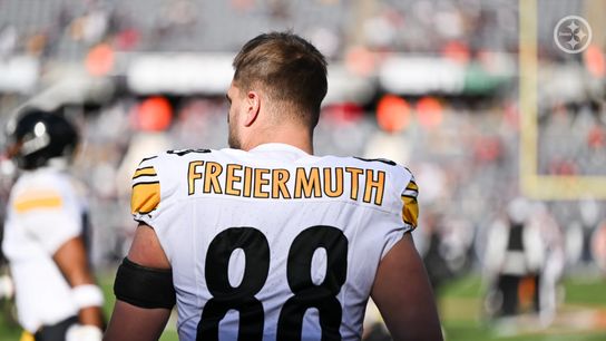 Steelers tight end Pat Freiermuth on the sideline prior to Pittsburgh's 31-28 loss to the Chicago Bears in Week 12 of the 2025 NFL Regular Season.