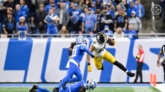 Steelers tight end Pat Freiermuth makes a catch during Pittsburgh's 29-24 win over the Detroit Lions in Week 16 of the 2025 NFL Regular Season.
