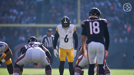 Steelers linebacker Patrick Queen lines up against the Bears during Pittsburgh's 31-28 loss in Week 12 of the 2025 NFL Season.