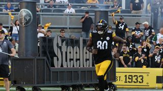 Steelers' Aaron Rodgers May Have A Powerful Answer While Receivers Catch Up (Steelers News). Photo by Charles LeClaire / Imagn Images