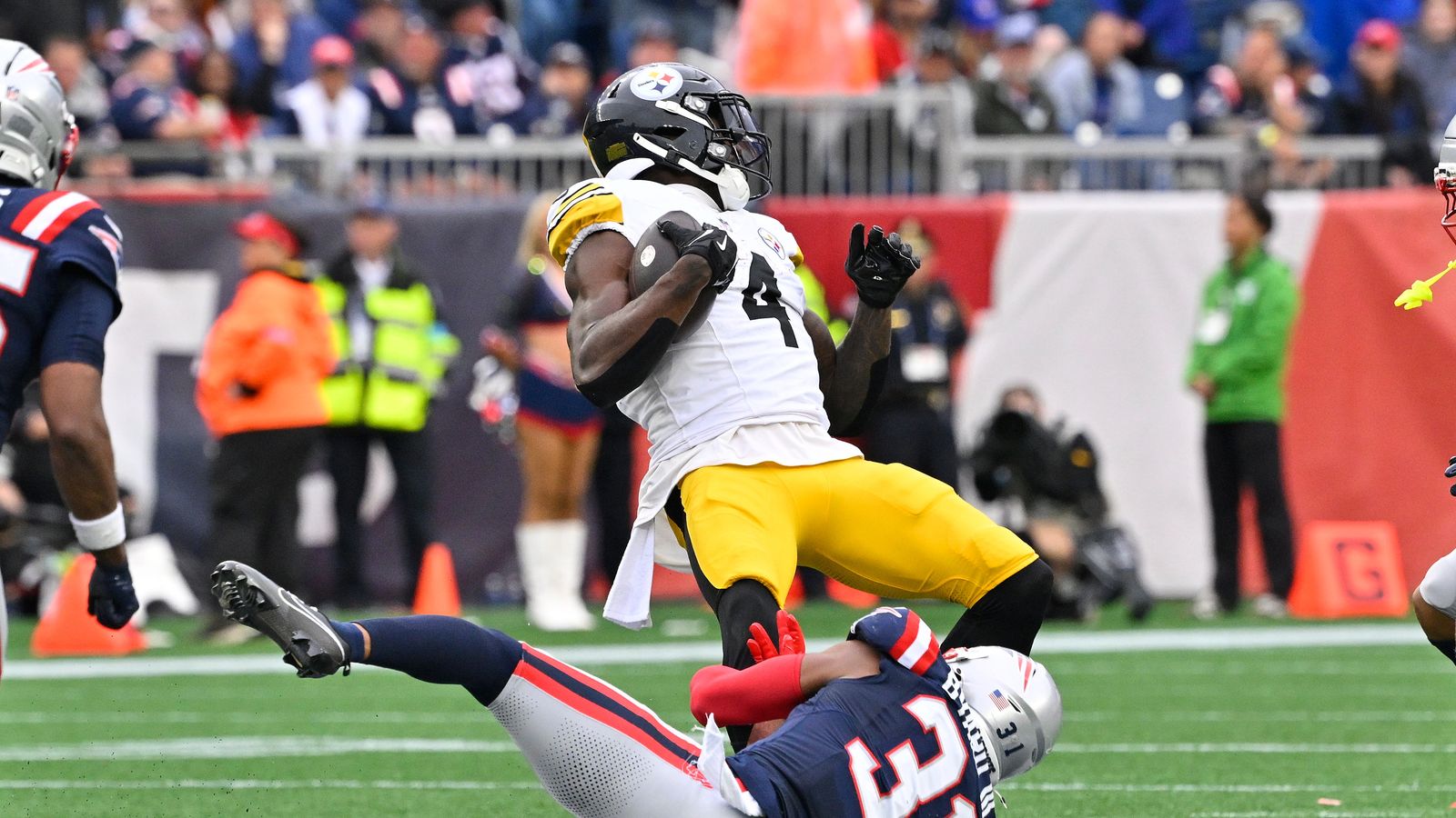 Steelers' DK Metcalf Draws Ruthless Verdict As Seattle's Decision Looks Better By The Week (Steelers News). Photo by Eric Canha / Imagn Images