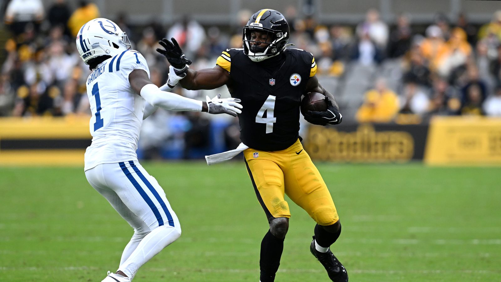 Aaron Rodgers Has A Passionate Message About Steelers' DK Metcalf (Steelers News). Photo by Barry Reeger / Imagn Images