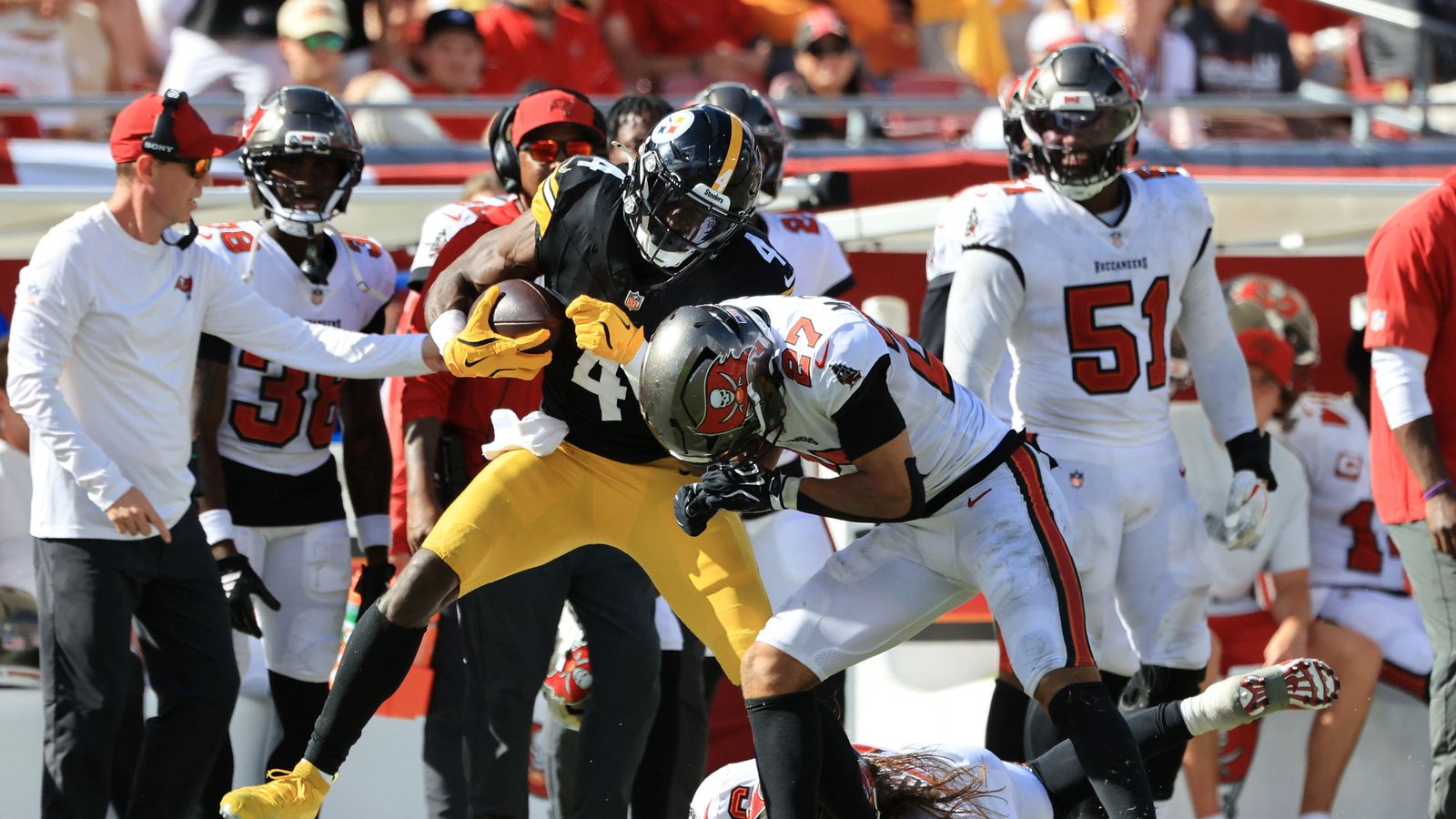 Steelers' DK Metcalf Earns Unusual Praise From Trai Essex For Blocking Through A Slow Start (Steelers News). Photo by Kim Klement Neitzel / Imagn Images