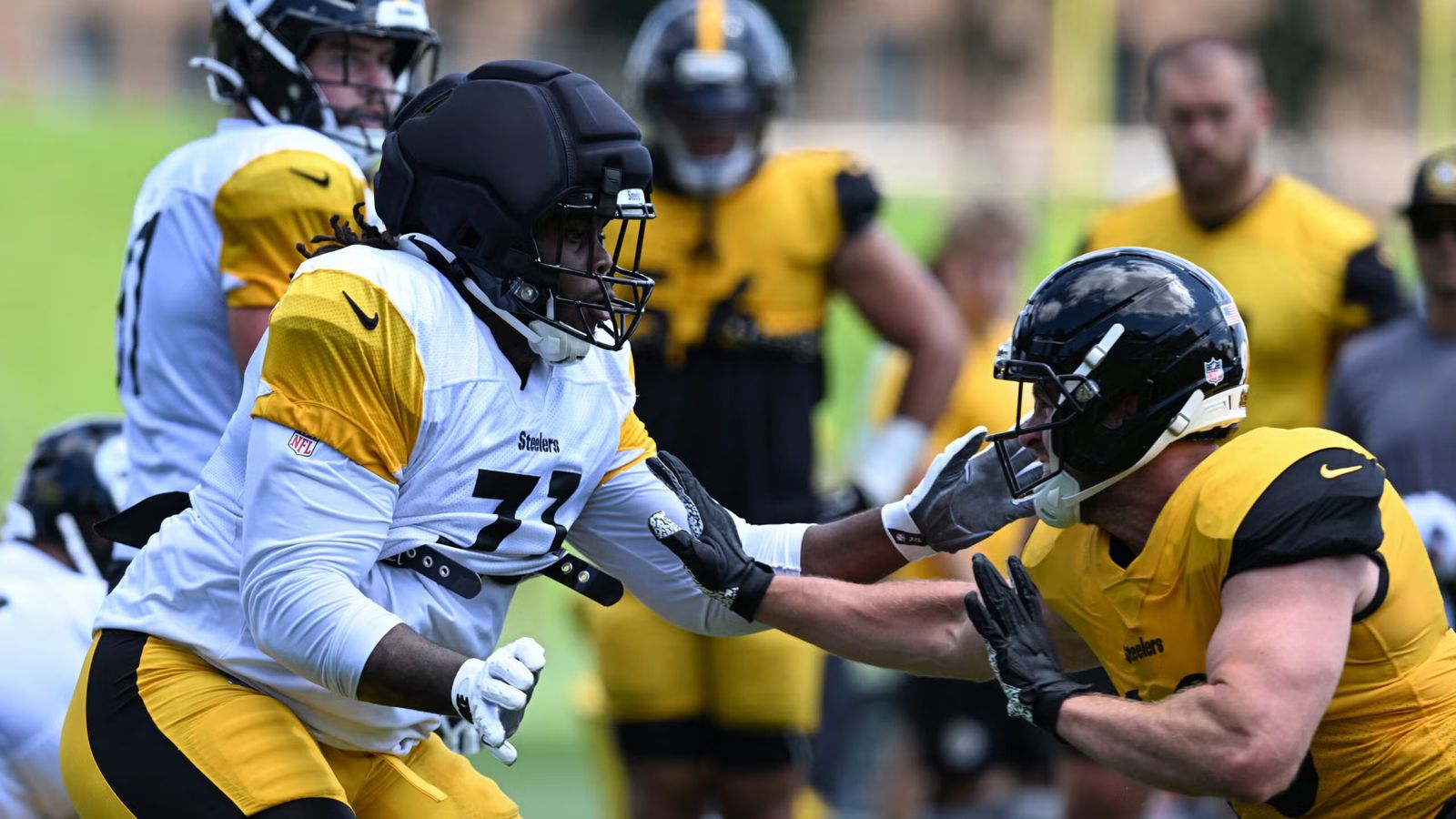 Steelers’ Max Iheanachor Has An Urgent August Problem The Depth Chart Won’t Wait On (Steelers News). Photo by Barry Reeger / Imagn Images