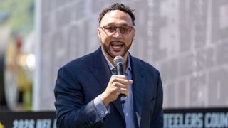 Steelers’ Charlie Batch Delivers Eye-Opening Reality Check On Modern-Day Training Camps (Steelers News). Photo by Ethan Morrison / USA TODAY NETWORK / Imagn Images