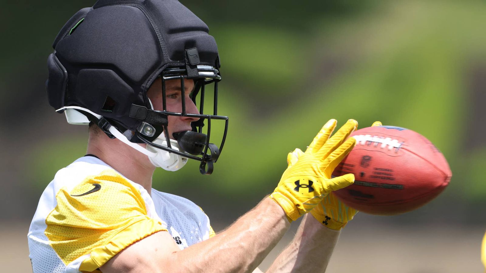 Steelers’ Hometown Dream Runs Into A Brutal Training Camp Reality (Steelers News). Photo by Charles LeClaire / Imagn Images