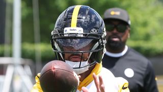 Steelers’ Art Rooney II Backs Exciting Plan Around Michael Pittman Jr And Aaron Rodgers (Steelers News). Photo by Charles LeClaire / Imagn Images