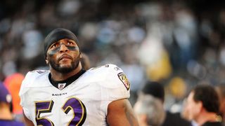 Steelers' Rashard Mendenhall Turned A Devastating Ray Lewis Hit Into A Message (Steelers News). Photo by Kyle Terada / Imagn Images