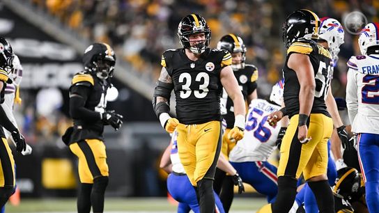 Steelers linebacker Jack Sawyer (33) during a regular season matchup between the Pittsburgh Steelers and Buffalo Bills.