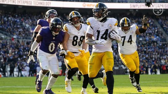 Steelers running back Kenneth Gainwell (14) during a regular season matchup between the Pittsburgh Steelers and Baltimore Ravens. Steelers running back Kenneth Gainwell (14) during a regular season matchup between the Pittsburgh Steelers and Baltimore Ravens.