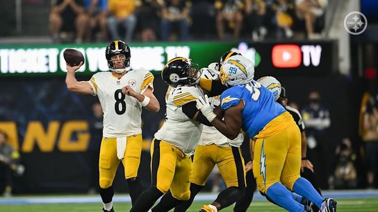 Steelers quarterback Aaron Rodgers (8) during a regular season matchup between the Pittsburgh Steelers and Los Angeles Chargers.