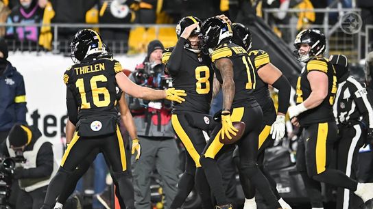 Steelers quarterback Aaron Rodgers (8) during a regular season matchup between the Pittsburgh Steelers and Miami Dolphins.