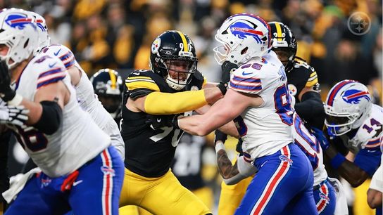 Steelers linebacker T.J. Watt (90) during a regular season matchup between the Pittsburgh Steelers and Buffalo Bills.