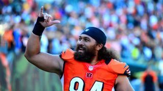  Steelers' Bold Defensive Line Coach Hire In Domata Peko Signals An Entirely New Focus (Steelers News). Photo by USA Today Sports / Andrew Weber