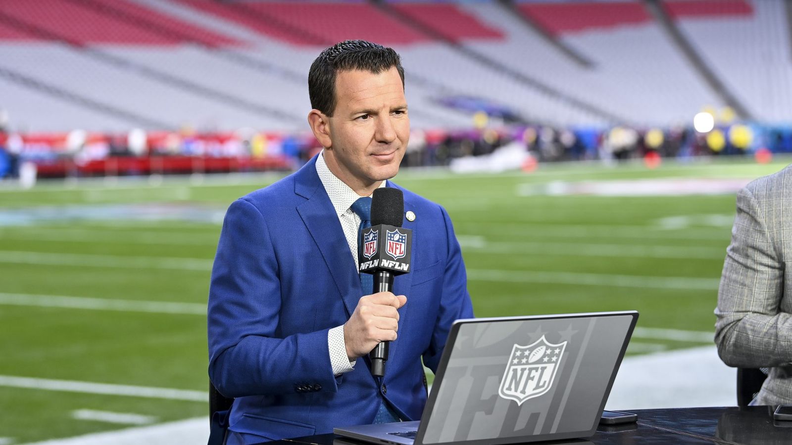 Ian Rapoport Reveals Steelers' Potential Trade Deadline Plans At A Critical Position (Steelers News). Photo by Alika Jenner/ NFL
