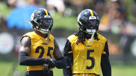 Steelers’ Overlooked Offseason Crisis Could Be Solved By Someone Familiar To Mike McCarthy. Photo by Charles LeClaire / Imagn Images 