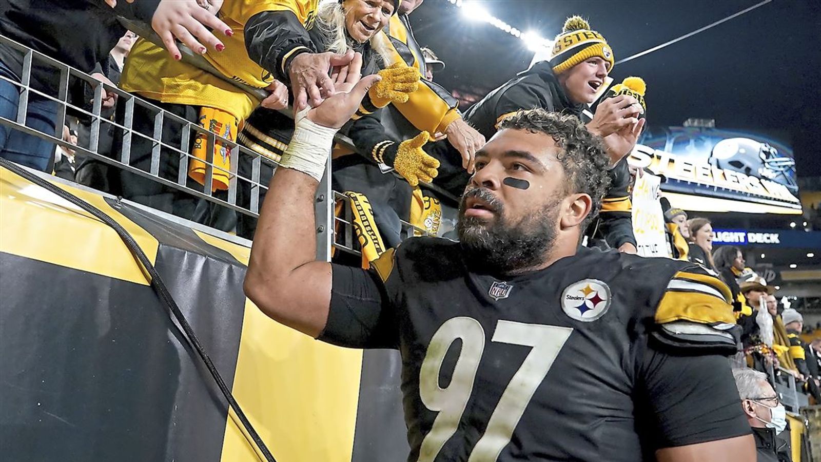 Jason Mackey’S Exclusive Interview: Cam Heyward Opens Up About His Social Life - a0qqsr6