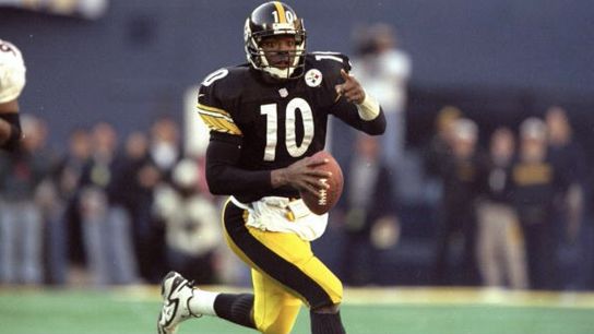 Then and Now: What Did The Steelers Offense Last Look Like With A Mobile Quarterback? (Analysis)