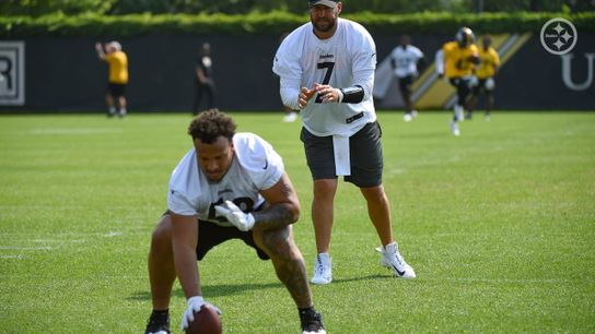 Steelers HC Mike Tomlin Analyzes Offensive Linemen Following First Day in Pads (Steelers News)