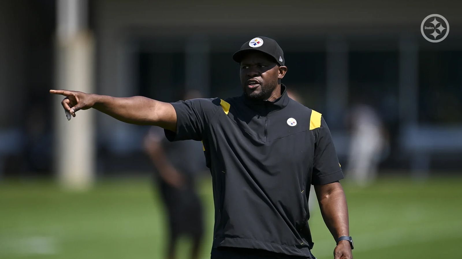 Steelers' Brian Flores Joins List Of Hopeful Candidates For Arizona  Cardinals 2023 Head Coach Position