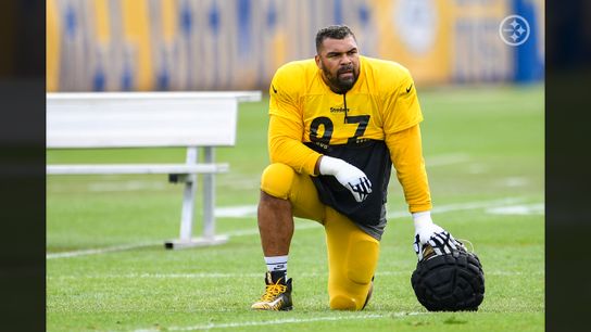 Steelersβ defensive captain Cameron Heyward gets ready to face the Tampa Bay Buccaneers in Pittsburgh, PA. | Credit: Abigail Dean/Pittsburgh Steelers
Steelersβ defensive captain Cameron Heyward gets ready to face the Tampa Bay Buccaneers in Pittsburgh, PA. | Credit: Abigail Dean/Pittsburgh Steelers