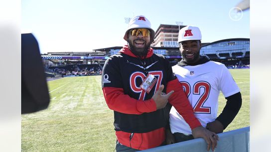 Steelers running back Najee Harris and Cameron Heyward at the 2022 Pro Bowl
