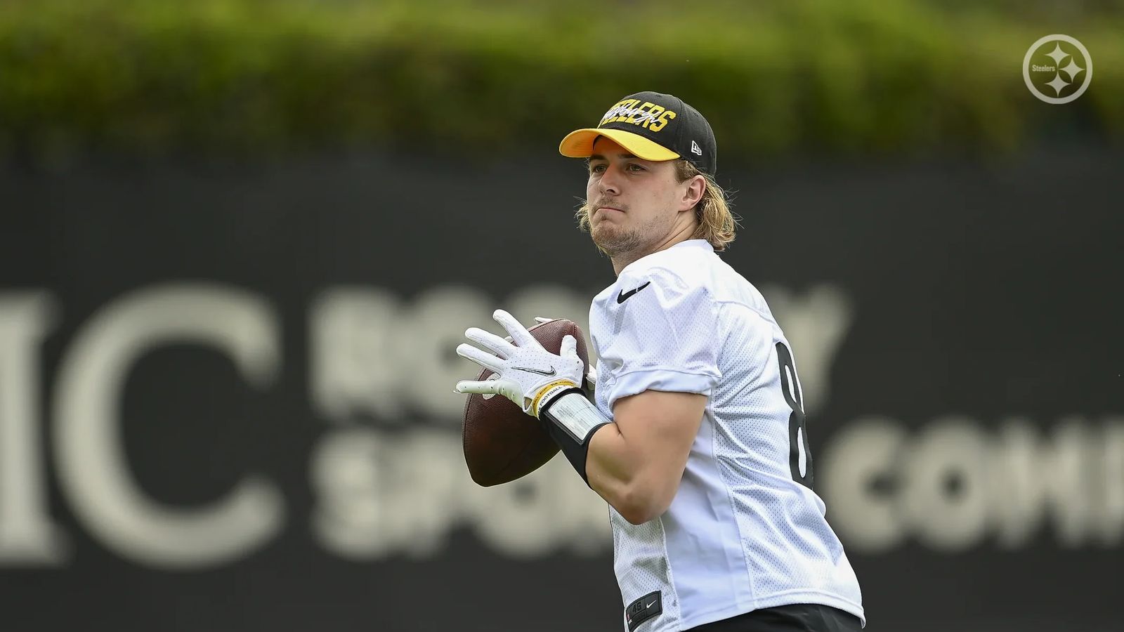 Why Is Steelers QB Kenny Pickett Now The Lone Remaining Unsigned 1st