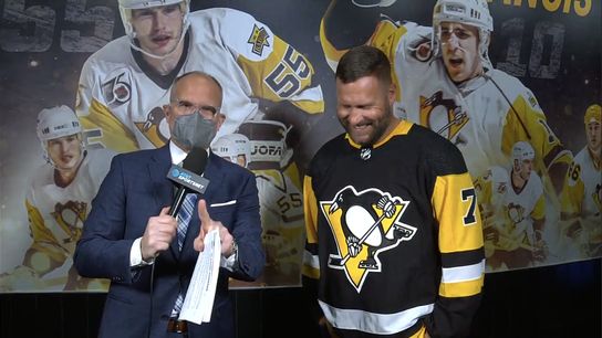 WATCH - Ben Roethlisberger Interviewed at Penguins Game (Ben Roethlisberger News)