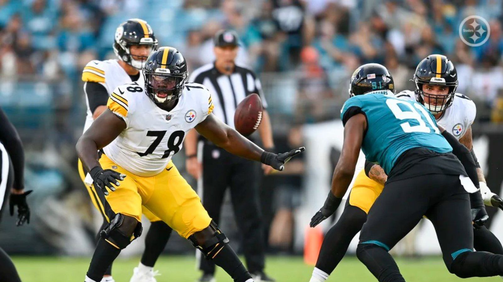 NFL Legend Blasts the 2022 Steelers Offensive Line Situation