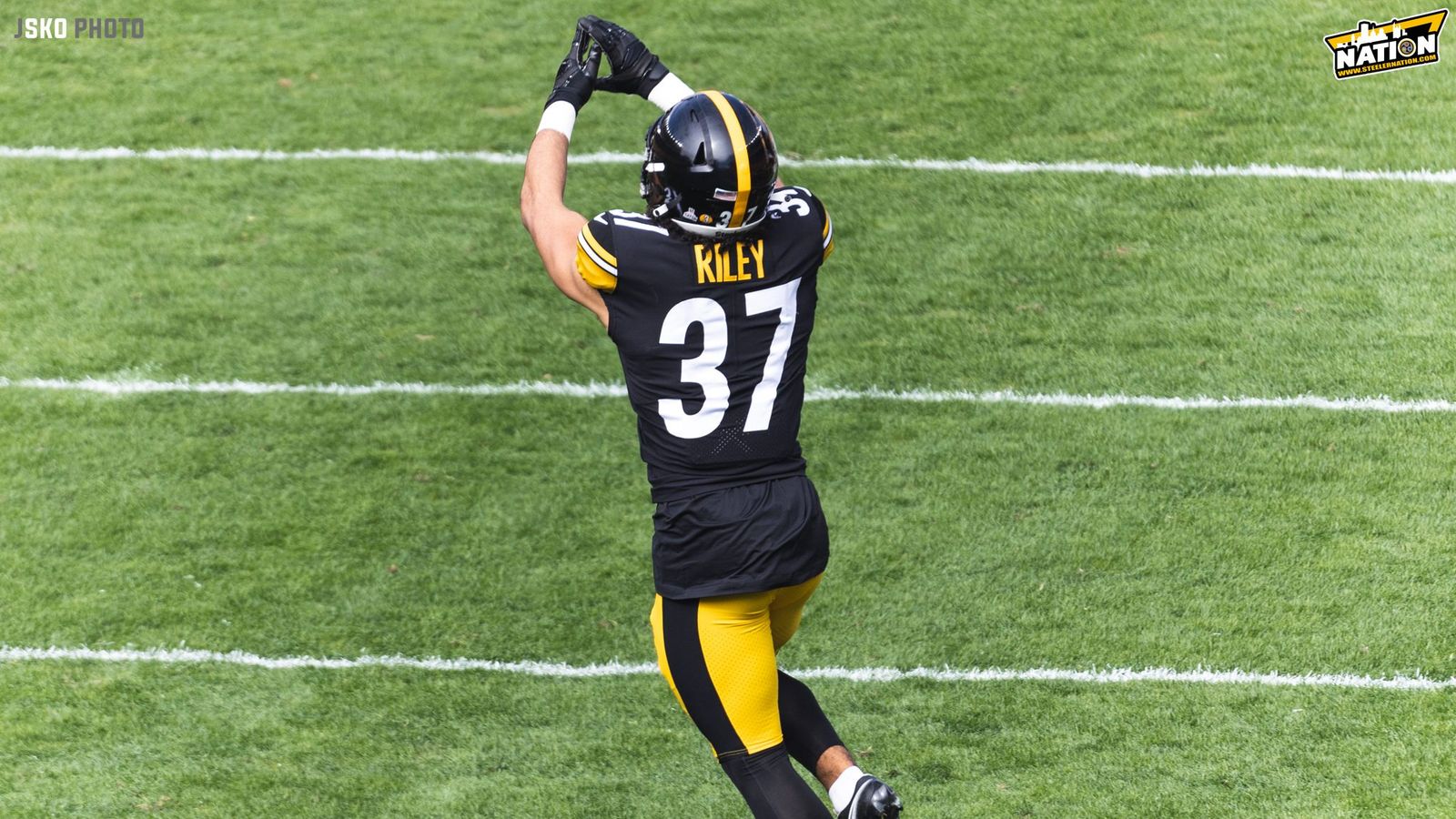 Steelers Rookie CB, Journeyman DB Steal Show On Day 1 Of Training Camp