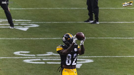 Steelers wide receiver, Steven Sims (#82) warms up on the field at Acrisure Stadium prior to a regular season matchup against the Baltimore Ravens in Pittsburgh, PA. | PHOTO CREDIT: JORDAN SCHOFIELD / STEELER NATION (TWITTER: JSKO_PHOTO) Steelers wide receiver, Steven Sims (#82) warms up on the field at Acrisure Stadium prior to a regular season matchup against the Baltimore Ravens in Pittsburgh, PA. | PHOTO CREDIT: JORDAN SCHOFIELD / STEELER NATION (TWITTER: JSKO_PHOTO)