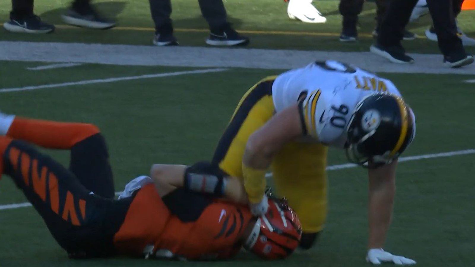 Steelers T.J. Watt Explains Bullying Cincinnati Bengals Joe Burrow in 2021  and the Secrets Behind Being the Best Pass Rusher in the NFL