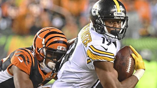 Former Steelers WR JuJu Smith-Schuster Has Been A Complete Disappointment So Far For The New England Patriots  (Steelers News)