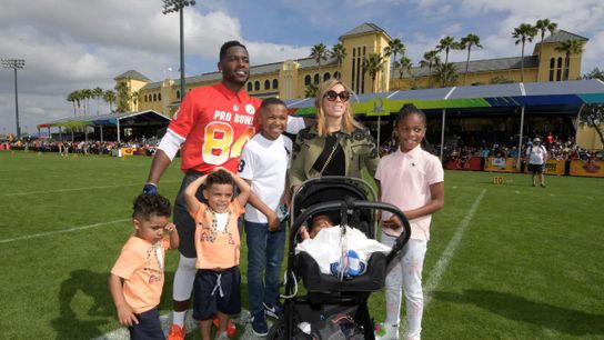 Antonio Brown's Malicious Behavior Lands Him A Suspension From Social Media After Sexually Explicit Photo Of Ex (Steelers News)