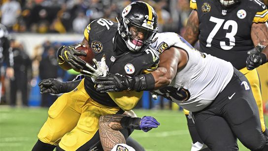 Le'Veon Bell Wins AFC Player of the Month (Steelers News)