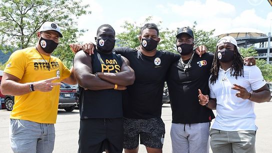 Steelers Handout Backpacks for Kids at the 9th Annual Pittsburgh Public Schools Back-To-School Event (Steelers News)