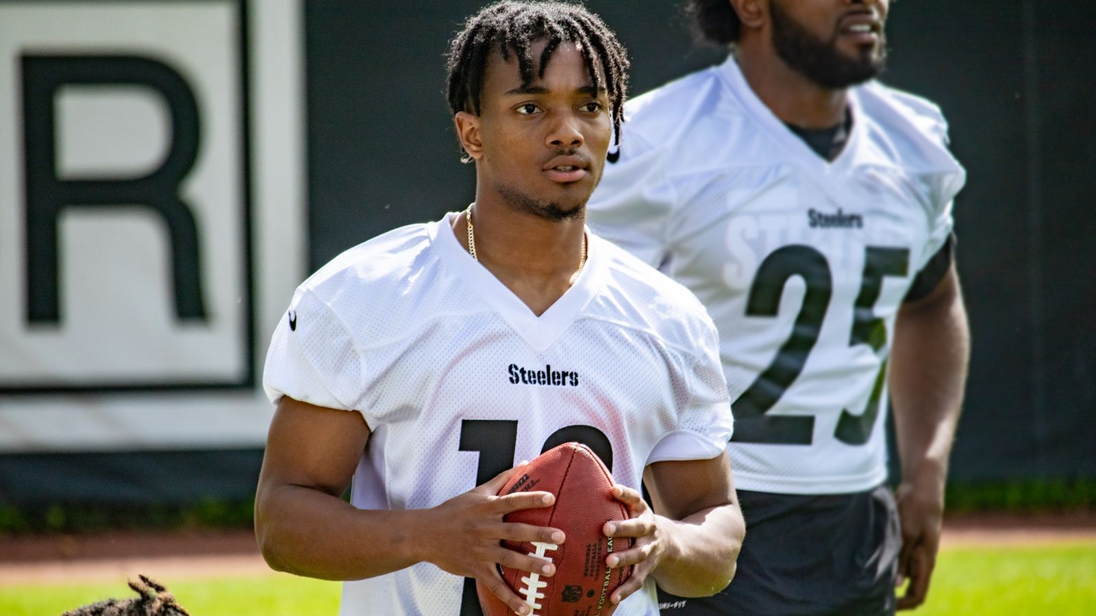 Steelers WR Calvin Austin III and QB Kenny Pickett Already Building