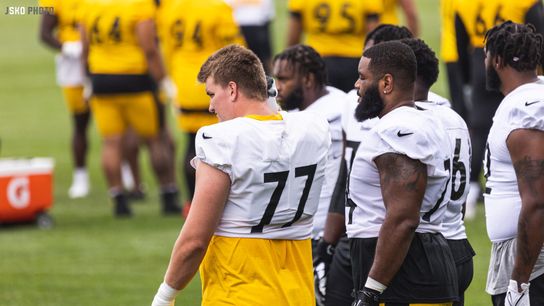 Steelers offensive lineman John Leglue