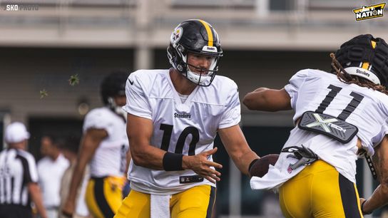Pittsburgh Steelers quarterback, Mitch Trubisky (#10) participates during training camp at the teamβs South Side facility. | Jordan Schofield / SteelerNation (Twitter: @JSKO_PHOTO)
Steelers Mitch Trubisky