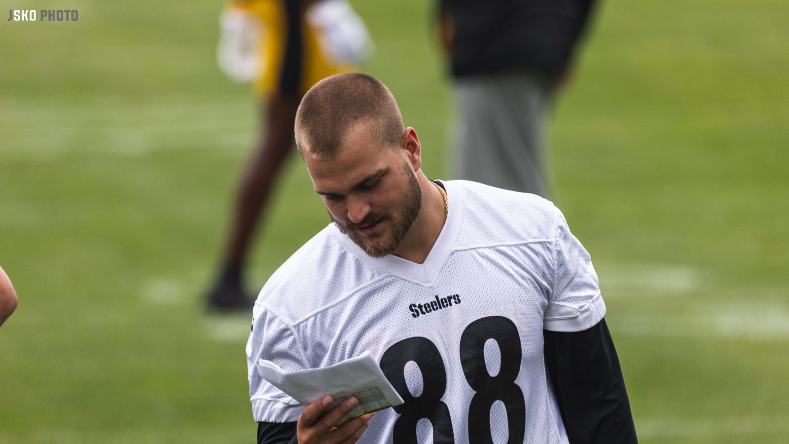 Steelers TE1 Pat Freiermuth Shows Love For 2023 NFL Draft Class; Says