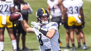 Steelers' Kenny Pickett Gets Huge Praise From 2-Time Super Bowl Winning Quarterback Phil Simms (Steelers News). Photo by Jordan Schofield / Steeler Nation (X: @JSKO_PHOTO)