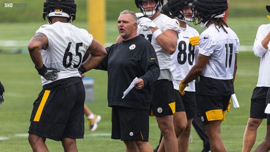 Steelers OL coach Pat Meyer with OT Dan Moore Jr.