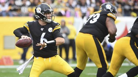 Former Steelers quarterback Duck Hodges drops back to pass during a preseason game in 2019. Former Steelers quarterback Duck Hodges drops back to pass during a preseason game in 2019.