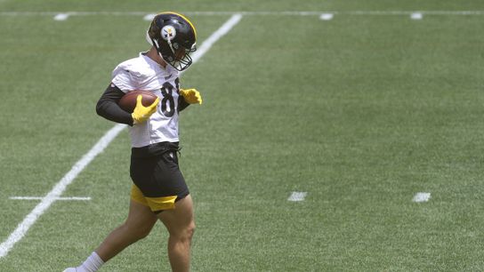 Steelers 2nd Year Tight End Pat Freiermuth Doesn't Complete Practice On Thursday Due To Potential Injury (Steelers News)
