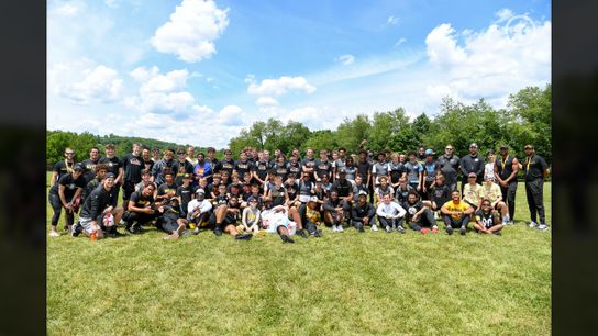 Steelers' 2022 Rookies Partner with Legend Mel Blount To Inspire and Give Back (Steelers News)