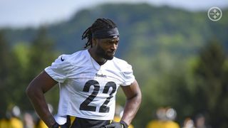Najee Harris Shockingly Not Ranked Top Ten Rookie by ESPN (Analysis)